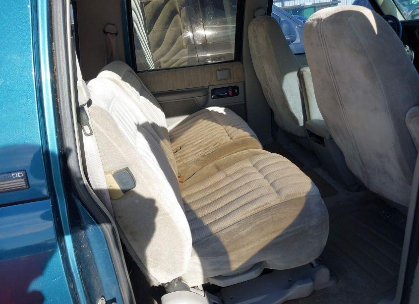 Photo 8 of 1993 Chevrolet Suburban K1500 (VIN 1GNFK16K4PJ315530)