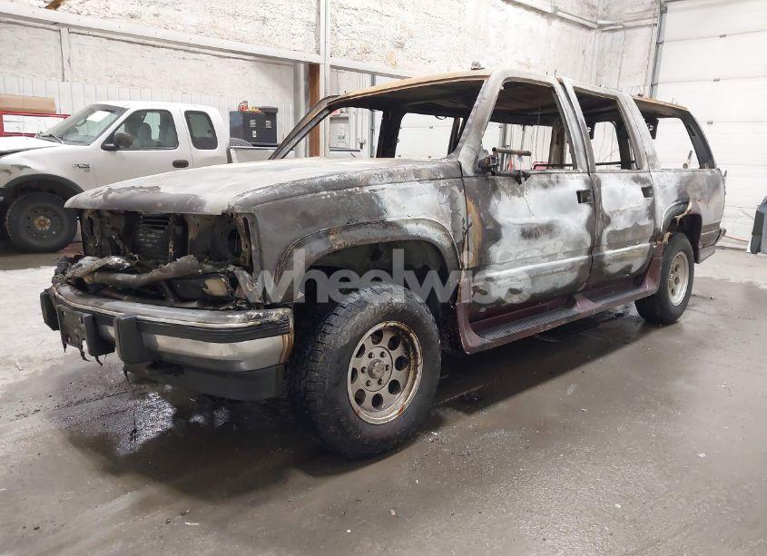 Photo 2 of 1994 Chevrolet Suburban K1500 (VIN 1GNFK16K7RJ348671)