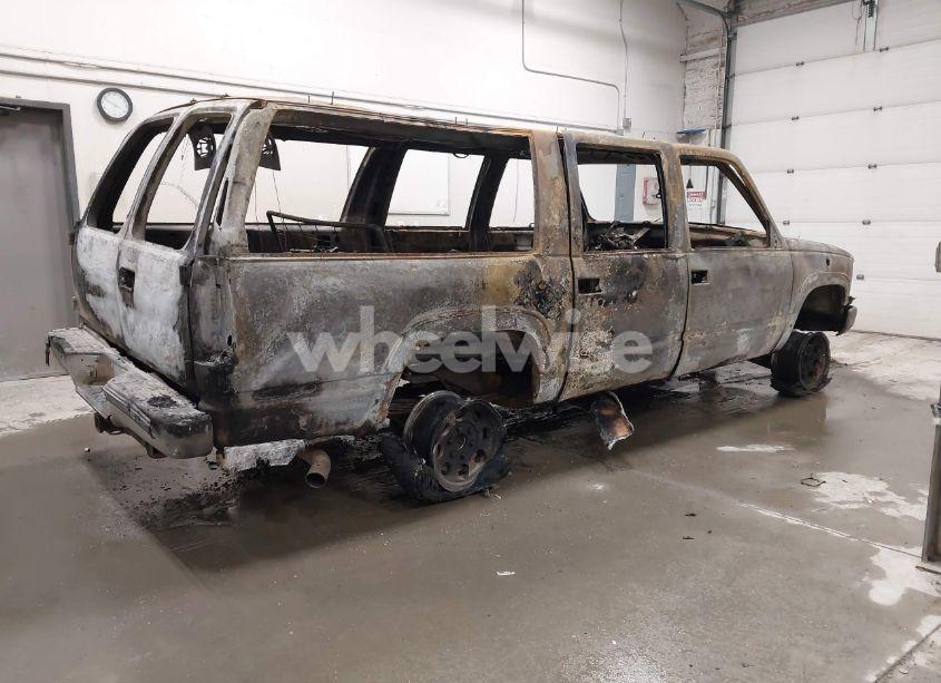 Photo 4 of 1994 Chevrolet Suburban K1500 (VIN 1GNFK16K7RJ348671)