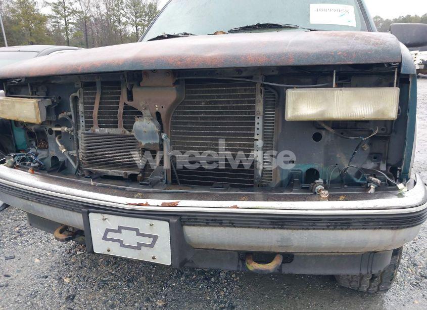 Photo 6 of 1995 Chevrolet Suburban K1500 (VIN 1GNFK16KXSJ375532)