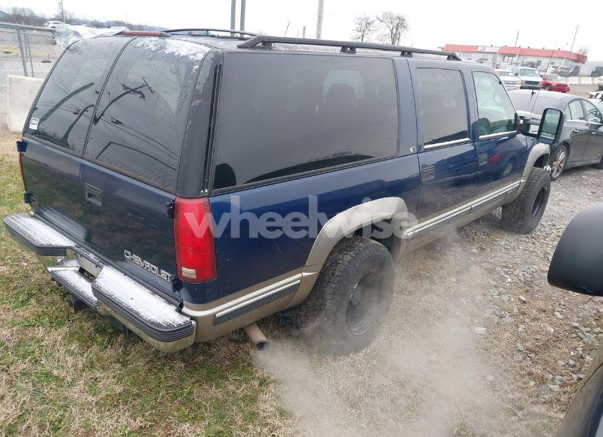 Photo 4 of 1999 Chevrolet Suburban 1500 LT (VIN 1GNFK16R0XJ549323)