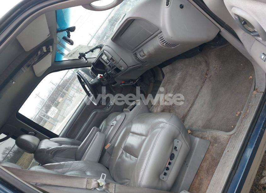 Photo 5 of 1999 Chevrolet Suburban 1500 LT (VIN 1GNFK16R0XJ549323)