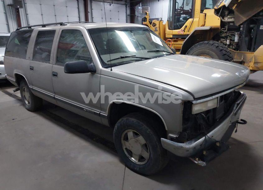 1999 Chevrolet Suburban 1500 LT (VIN 1GNFK16R0XJ576747) main photo
