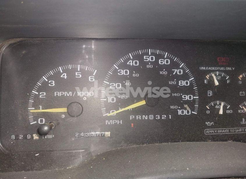 Photo 7 of 1999 Chevrolet Suburban 1500 LT (VIN 1GNFK16R0XJ576747)