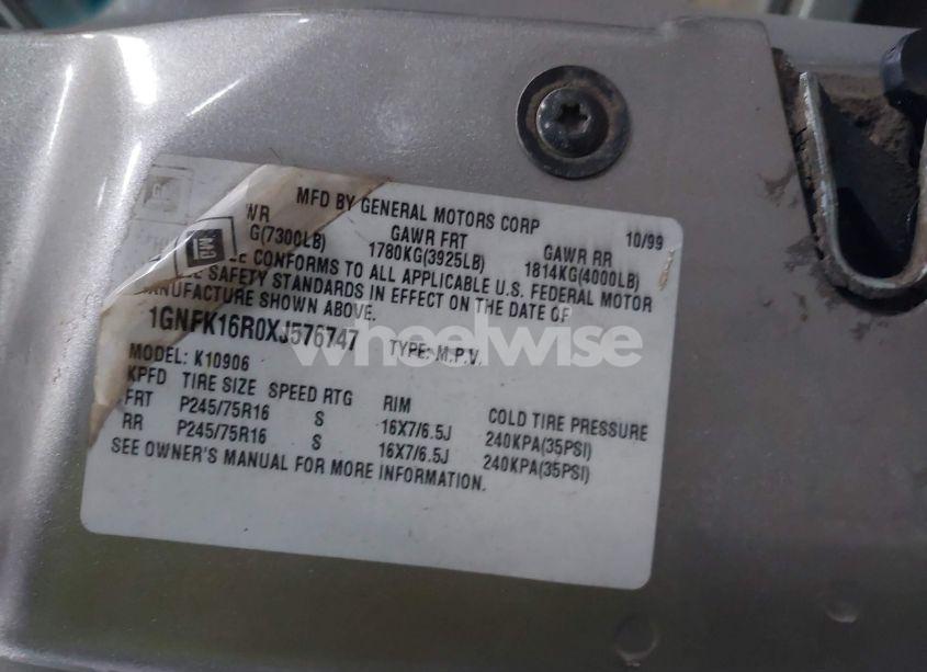 Photo 9 of 1999 Chevrolet Suburban 1500 LT (VIN 1GNFK16R0XJ576747)