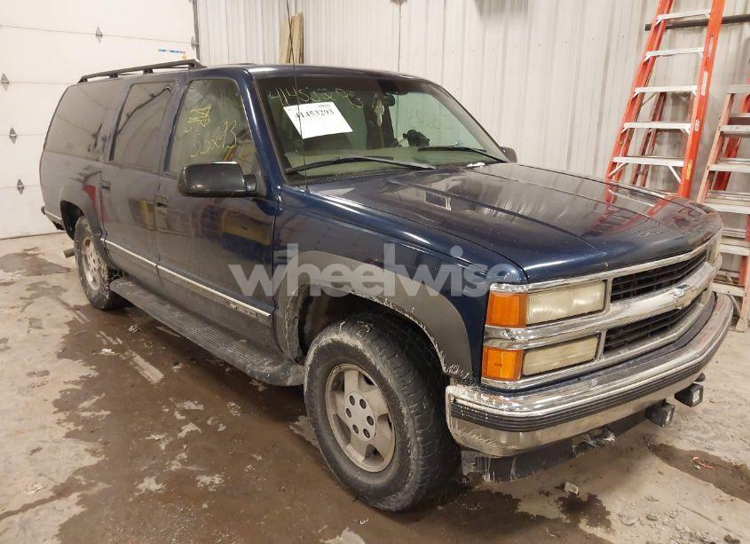 1999 Chevrolet Suburban 1500 LT (VIN 1GNFK16R1XJ405358) main photo