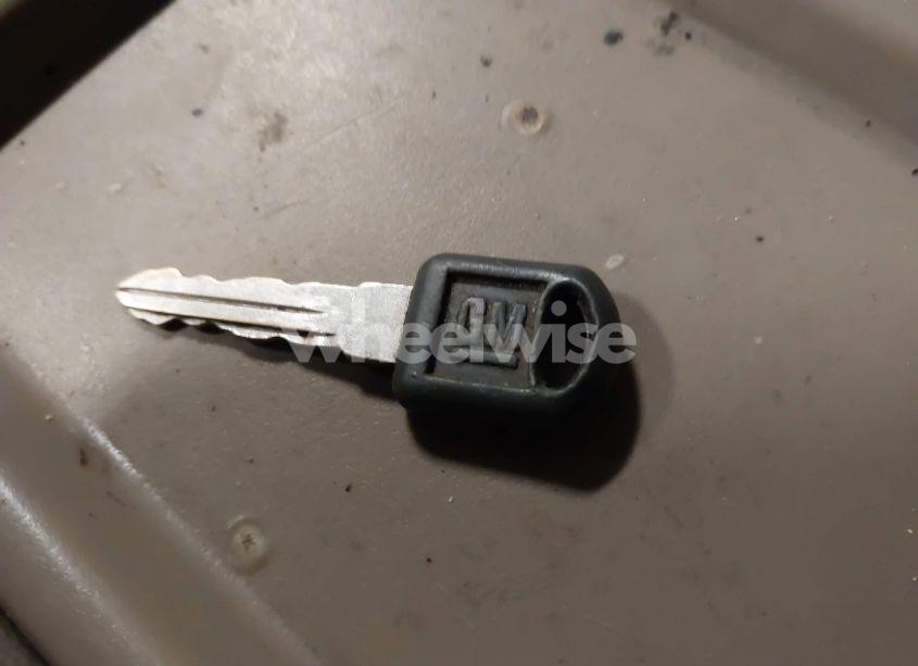 Photo 11 of 1999 Chevrolet Suburban 1500 LT (VIN 1GNFK16R1XJ405358)