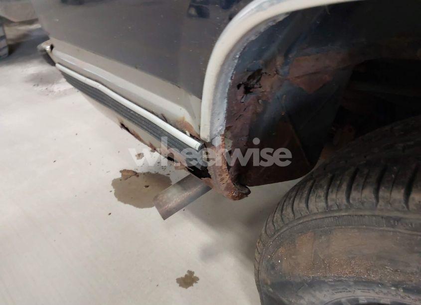 Photo 14 of 1999 Chevrolet Suburban 1500 LT (VIN 1GNFK16R1XJ409829)