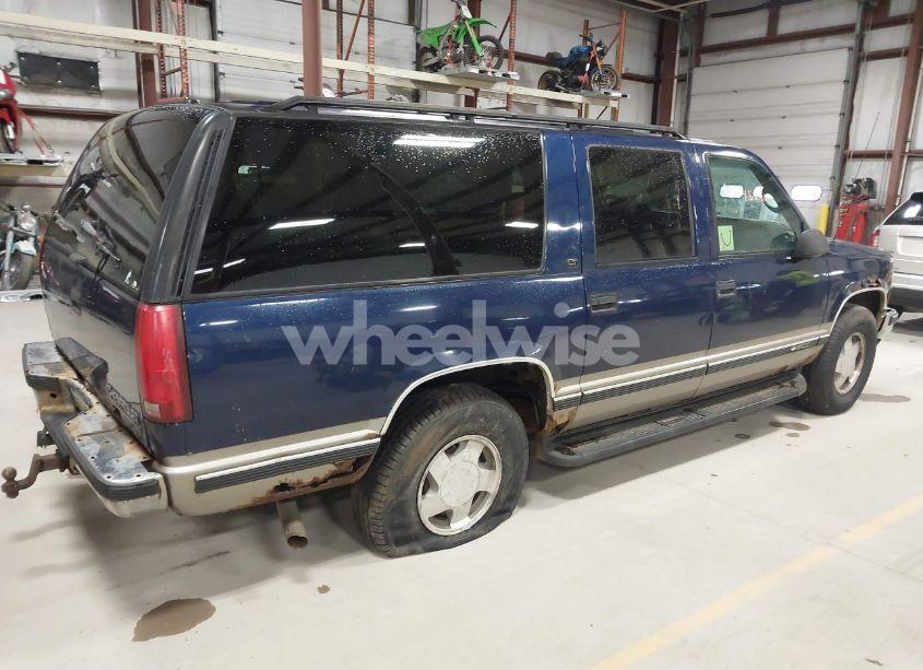 Photo 4 of 1999 Chevrolet Suburban 1500 LT (VIN 1GNFK16R1XJ409829)