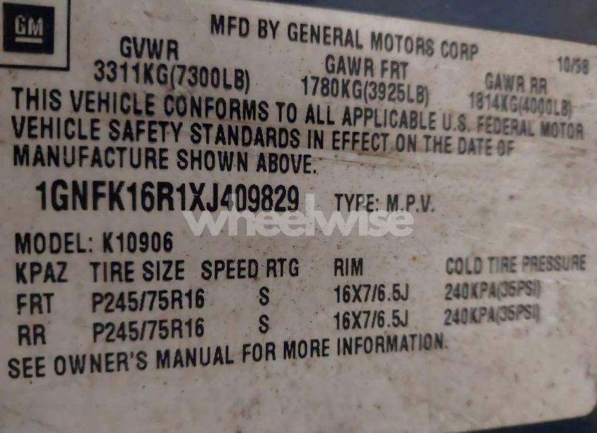 Photo 9 of 1999 Chevrolet Suburban 1500 LT (VIN 1GNFK16R1XJ409829)