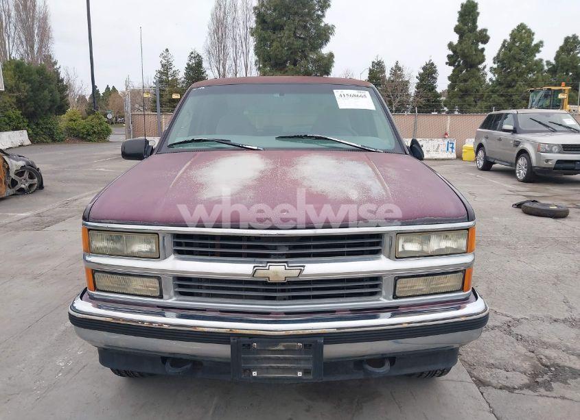 Photo 6 of 1997 Chevrolet Suburban 1500 (VIN 1GNFK16R2VJ316069)