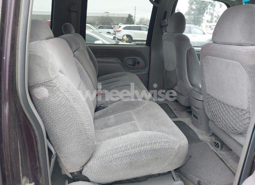 Photo 8 of 1997 Chevrolet Suburban 1500 (VIN 1GNFK16R2VJ316069)