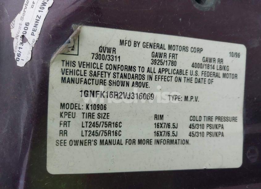 Photo 9 of 1997 Chevrolet Suburban 1500 (VIN 1GNFK16R2VJ316069)