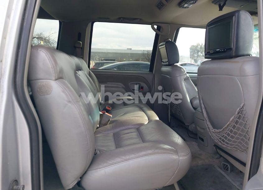 Photo 8 of 1997 Chevrolet Suburban 1500 (VIN 1GNFK16R2VJ365448)