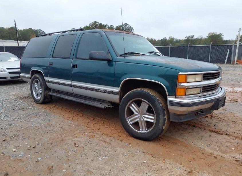 1996 Chevrolet Suburban K1500 (VIN 1GNFK16R3TJ328440) main photo