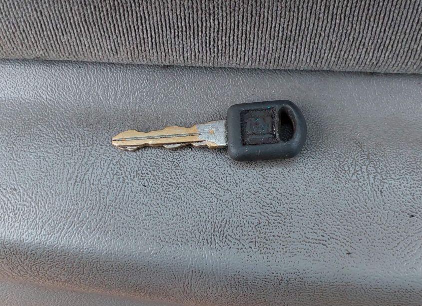 Photo 11 of 1996 Chevrolet Suburban K1500 (VIN 1GNFK16R3TJ328440)