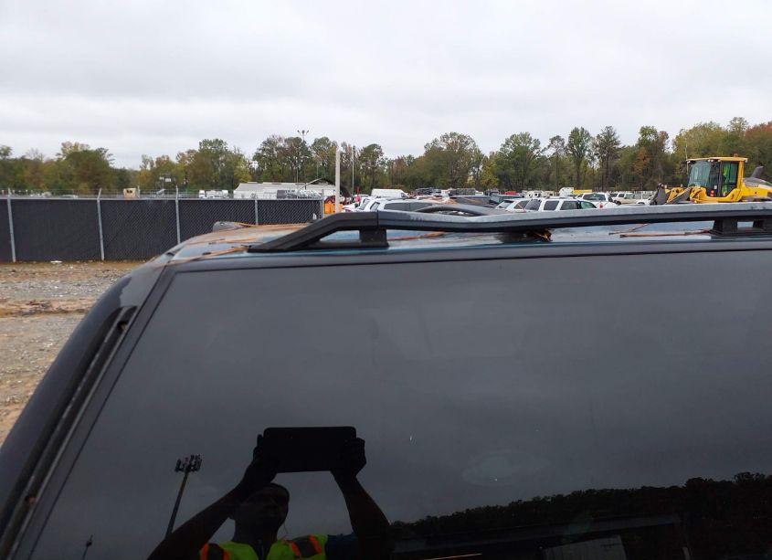 Photo 14 of 1996 Chevrolet Suburban K1500 (VIN 1GNFK16R3TJ328440)