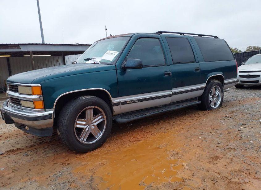 Photo 2 of 1996 Chevrolet Suburban K1500 (VIN 1GNFK16R3TJ328440)