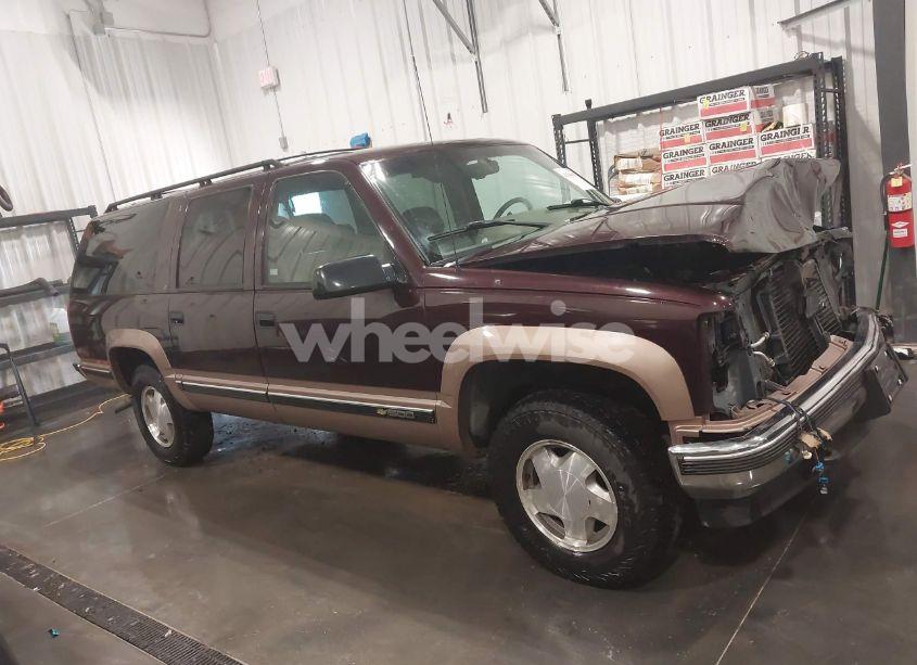 Photo 14 of 1996 Chevrolet Suburban K1500 (VIN 1GNFK16R3TJ384720)