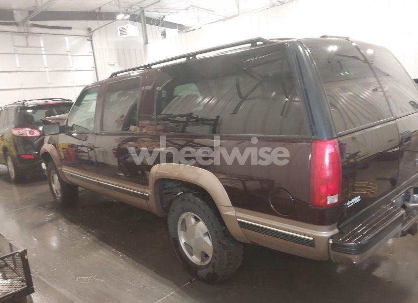 Photo 15 of 1996 Chevrolet Suburban K1500 (VIN 1GNFK16R3TJ384720)