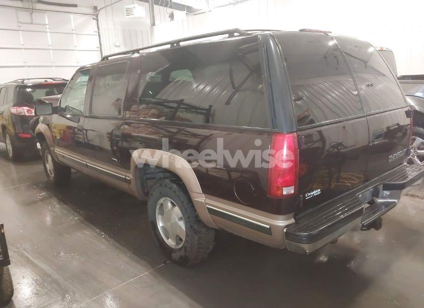Photo 3 of 1996 Chevrolet Suburban K1500 (VIN 1GNFK16R3TJ384720)