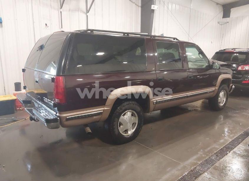 Photo 4 of 1996 Chevrolet Suburban K1500 (VIN 1GNFK16R3TJ384720)
