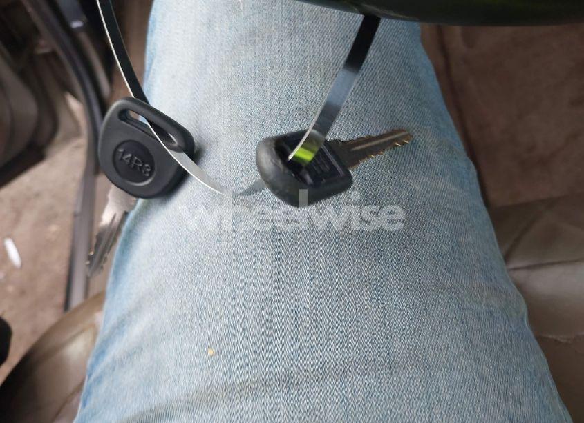 Photo 11 of 1999 Chevrolet Suburban K1500 (VIN 1GNFK16R3XJ554046)