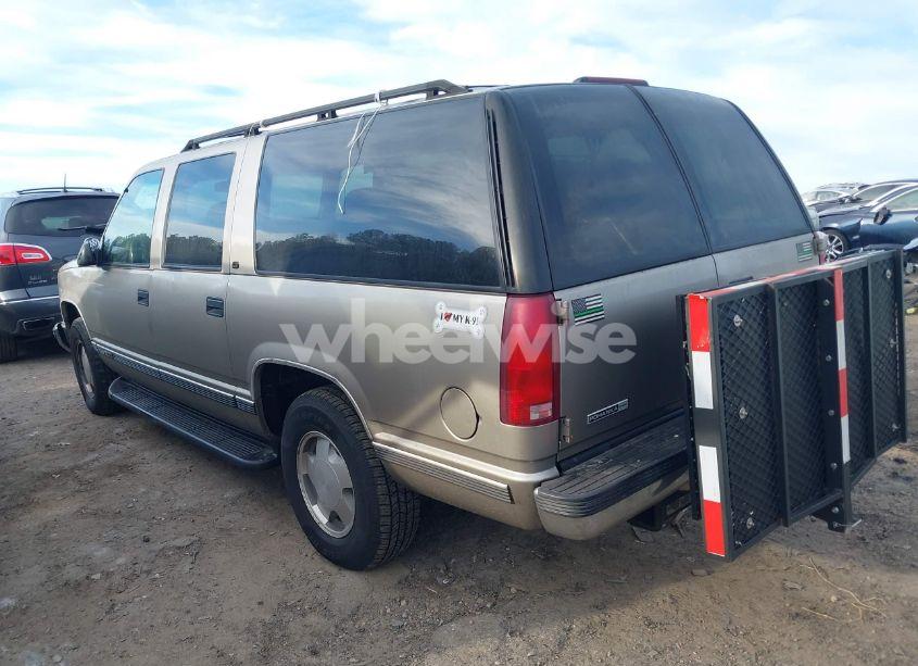 Photo 3 of 1999 Chevrolet Suburban K1500 (VIN 1GNFK16R3XJ554046)