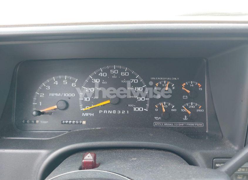 Photo 7 of 1999 Chevrolet Suburban K1500 (VIN 1GNFK16R3XJ554046)