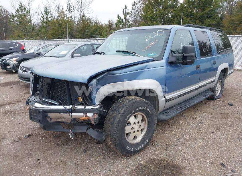 Photo 2 of 1996 Chevrolet Suburban K1500 (VIN 1GNFK16R4TJ323375)