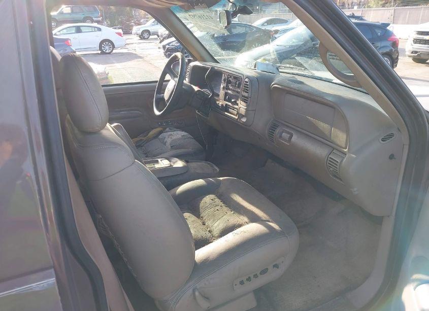 Photo 5 of 1998 Chevrolet Suburban 1500 (VIN 1GNFK16R4WJ341329)