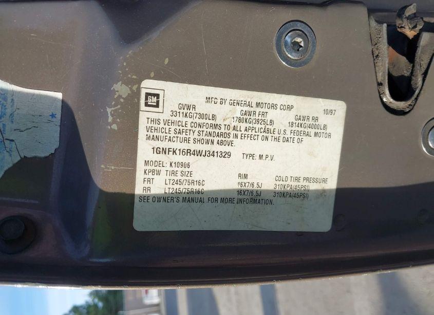 Photo 9 of 1998 Chevrolet Suburban 1500 (VIN 1GNFK16R4WJ341329)