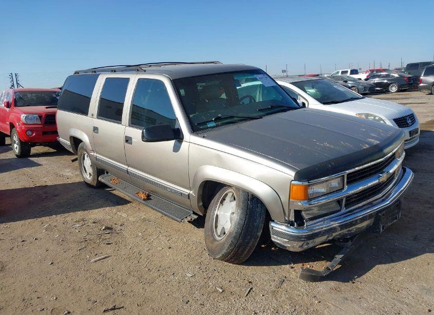 1999 Chevrolet Suburban 1500 LT (VIN 1GNFK16R4XJ569946) main photo