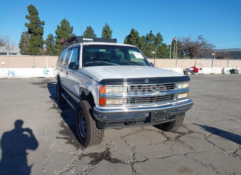 1998 Chevrolet Suburban 1500 (VIN 1GNFK16R5WJ352873) main photo