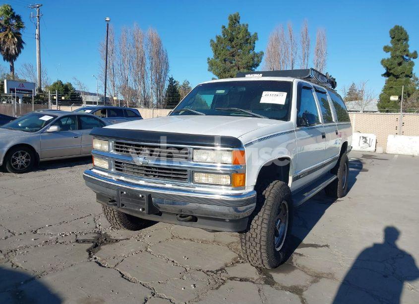 Photo 2 of 1998 Chevrolet Suburban 1500 (VIN 1GNFK16R5WJ352873)