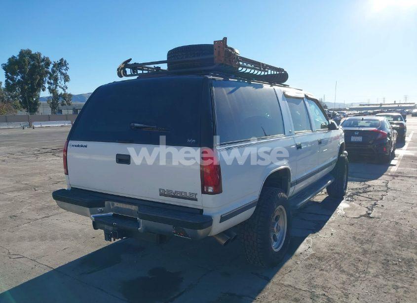 Photo 4 of 1998 Chevrolet Suburban 1500 (VIN 1GNFK16R5WJ352873)