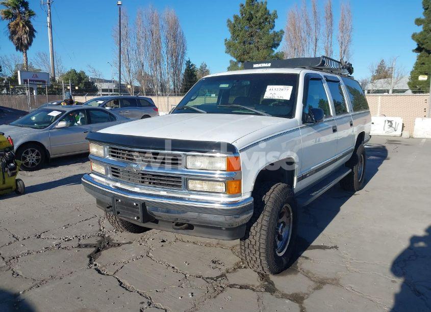 Photo 6 of 1998 Chevrolet Suburban 1500 (VIN 1GNFK16R5WJ352873)