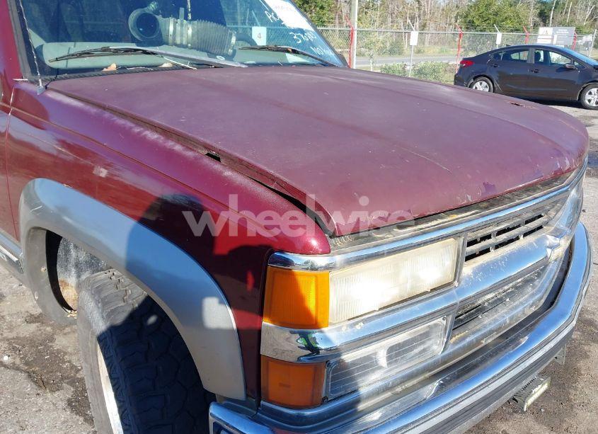 Photo 6 of 1999 Chevrolet Suburban 1500 LT (VIN 1GNFK16R5XJ376883)