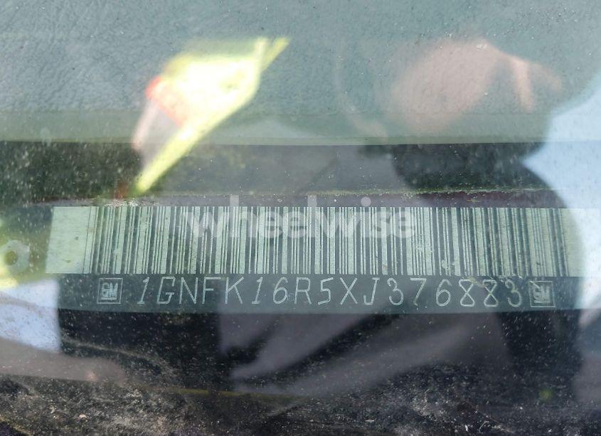 Photo 9 of 1999 Chevrolet Suburban 1500 LT (VIN 1GNFK16R5XJ376883)