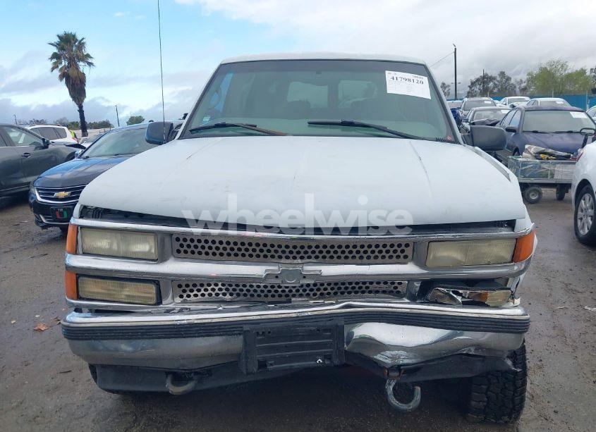 Photo 12 of 1999 Chevrolet Suburban 1500 LT (VIN 1GNFK16R5XJ499180)