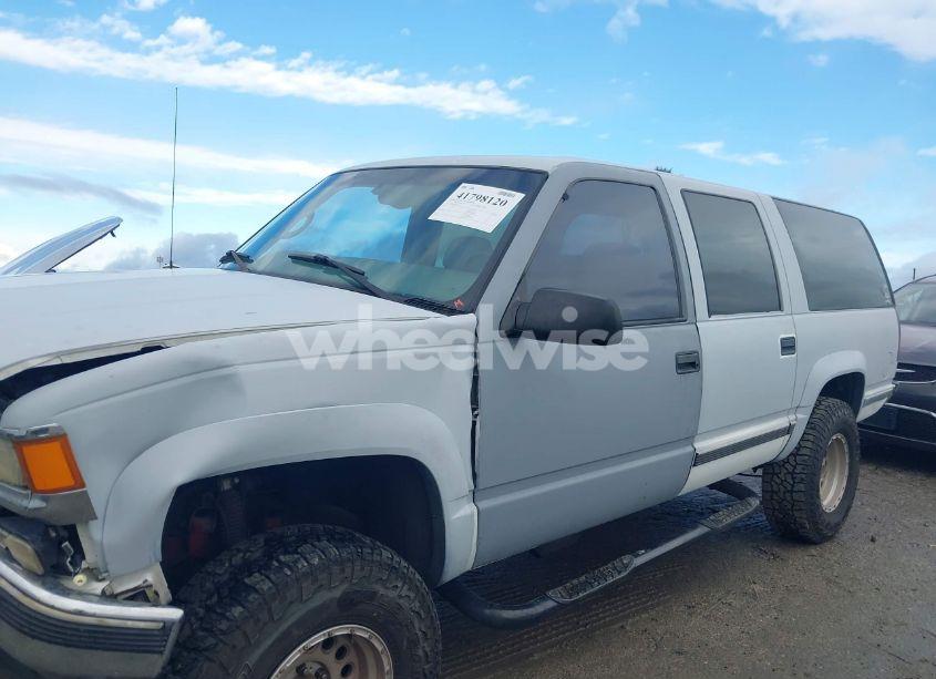 Photo 14 of 1999 Chevrolet Suburban 1500 LT (VIN 1GNFK16R5XJ499180)