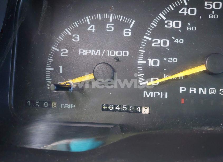 Photo 15 of 1999 Chevrolet Suburban 1500 LT (VIN 1GNFK16R5XJ499180)
