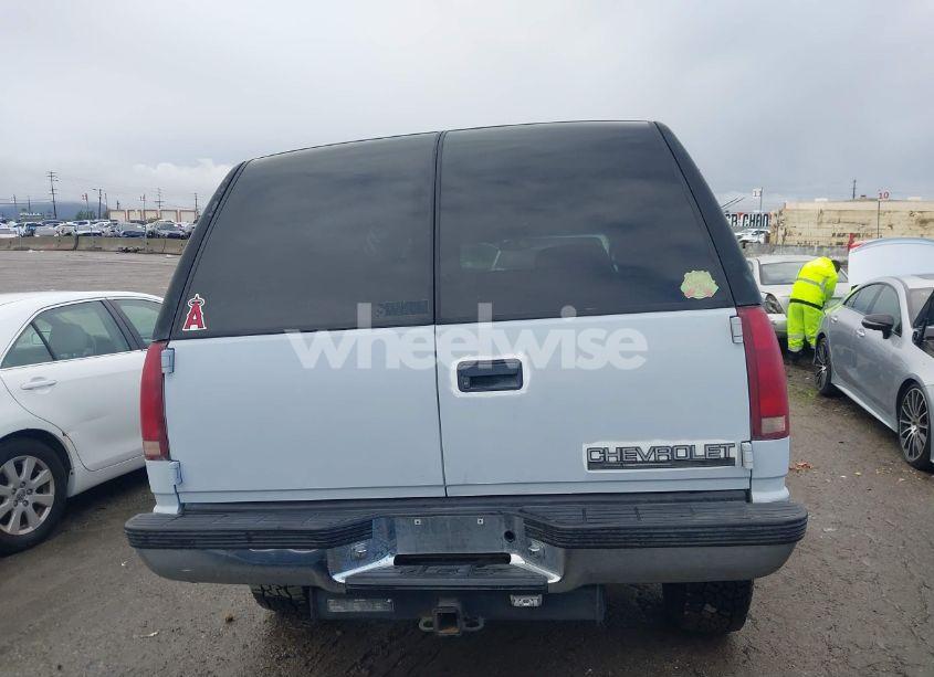 Photo 16 of 1999 Chevrolet Suburban 1500 LT (VIN 1GNFK16R5XJ499180)