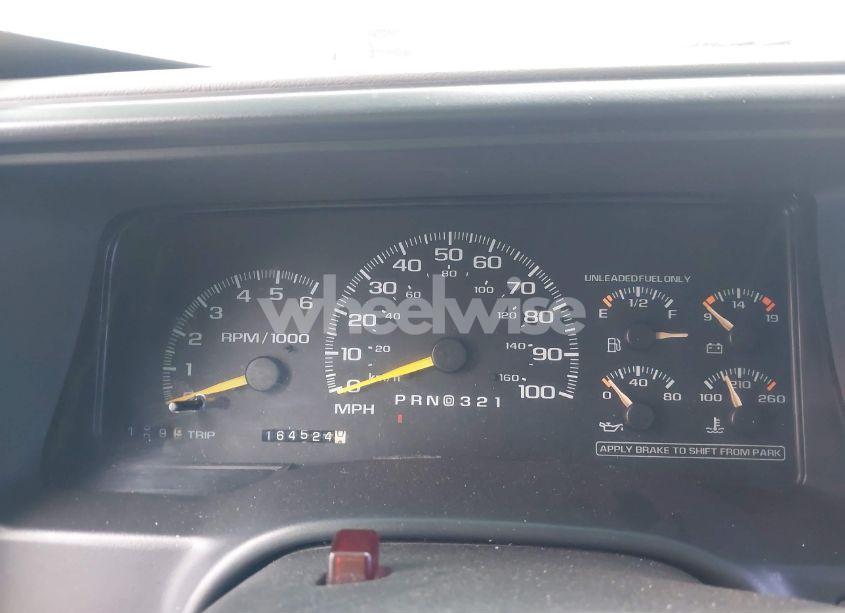 Photo 7 of 1999 Chevrolet Suburban 1500 LT (VIN 1GNFK16R5XJ499180)