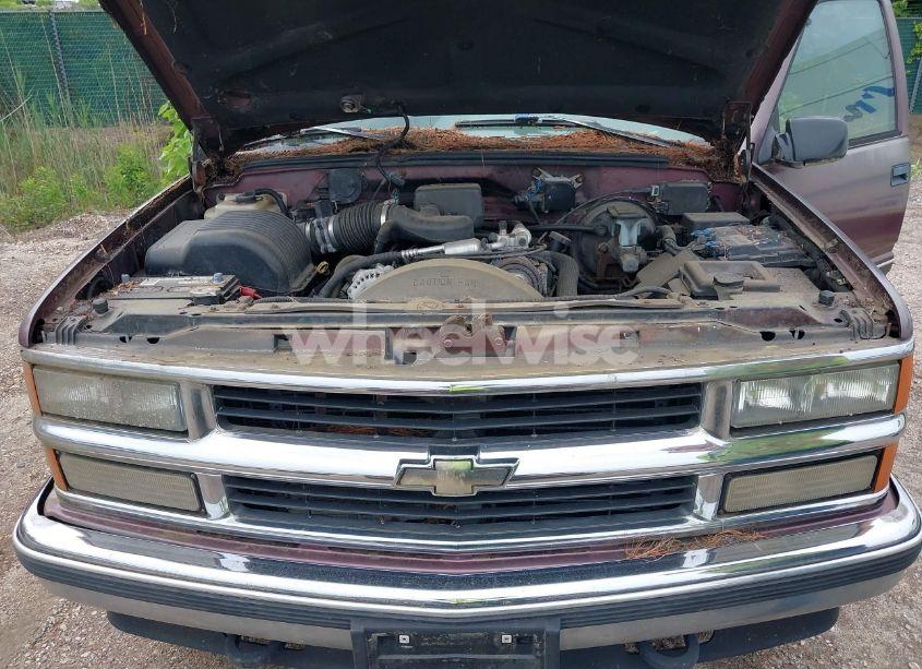 Photo 10 of 1996 Chevrolet Suburban K1500 (VIN 1GNFK16R8TJ397396)