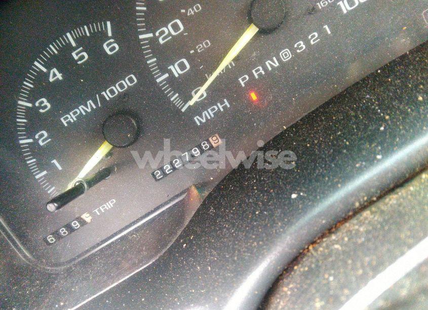 Photo 7 of 1999 Chevrolet Suburban 1500 LT (VIN 1GNFK16R8XJ305788)