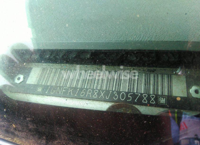 Photo 9 of 1999 Chevrolet Suburban 1500 LT (VIN 1GNFK16R8XJ305788)