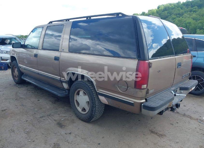 Photo 3 of 1996 Chevrolet Suburban K1500 (VIN 1GNFK16R9TJ326563)