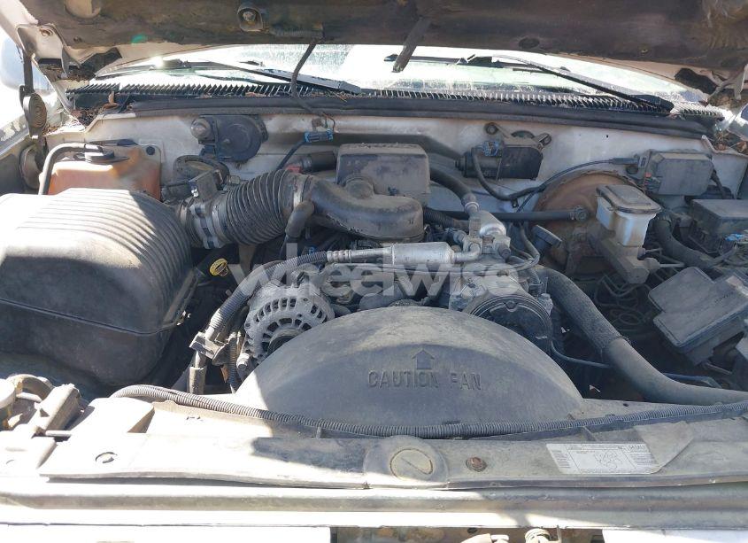 Photo 10 of 1996 Chevrolet Suburban K1500 (VIN 1GNFK16R9TJ411712)