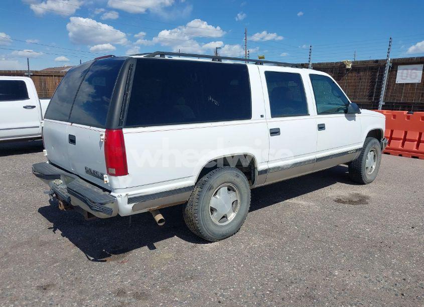 Photo 4 of 1996 Chevrolet Suburban K1500 (VIN 1GNFK16R9TJ411712)